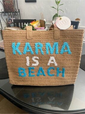 BtB Los Angeles “karma is a beach’
Blue beauty tote